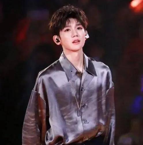 何炅爆料王源借钱视频,娱乐圈友情如此珍贵 第1张 何炅爆料王源借钱视频,娱乐圈友情如此珍贵 第1张